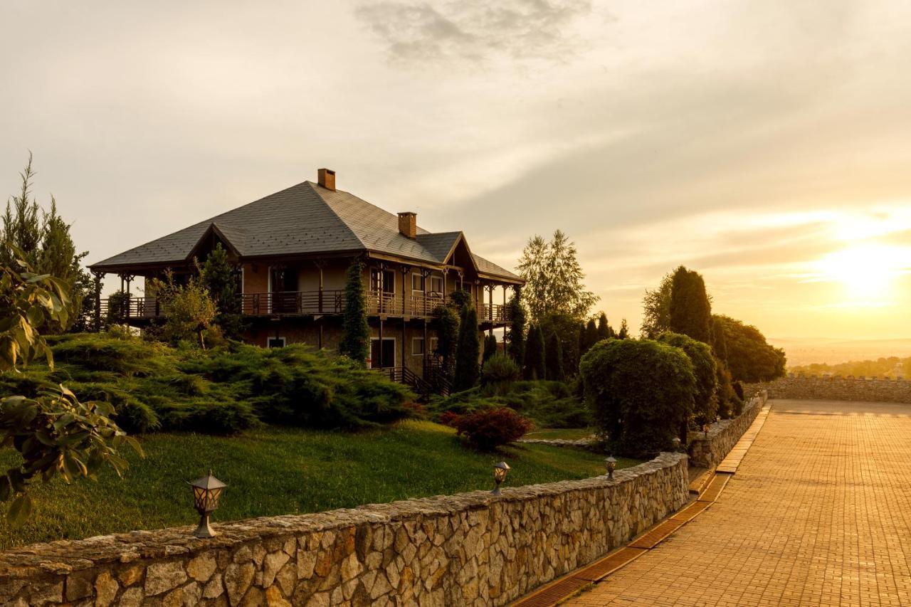 Chateau Vartely ออร์เฮ ภายนอก รูปภาพ