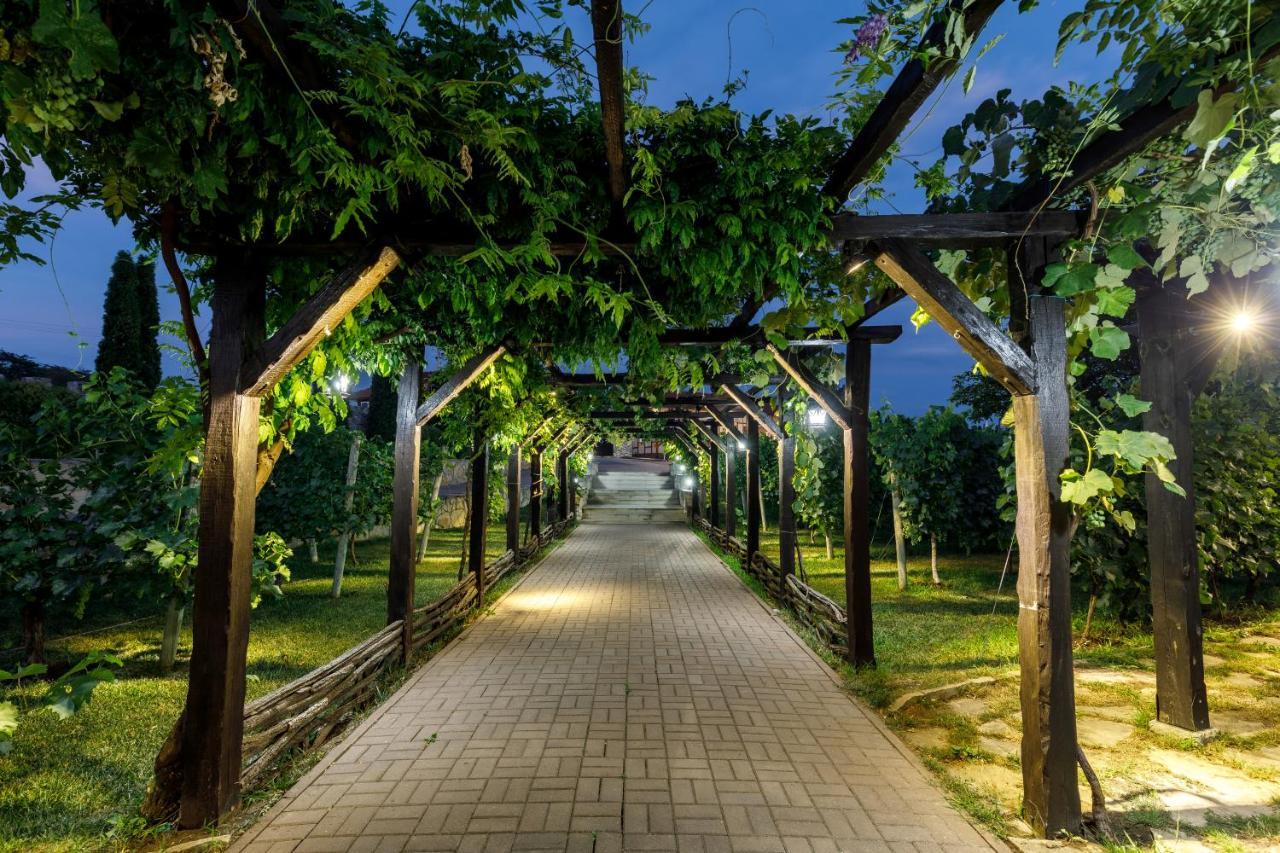Chateau Vartely ออร์เฮ ภายนอก รูปภาพ