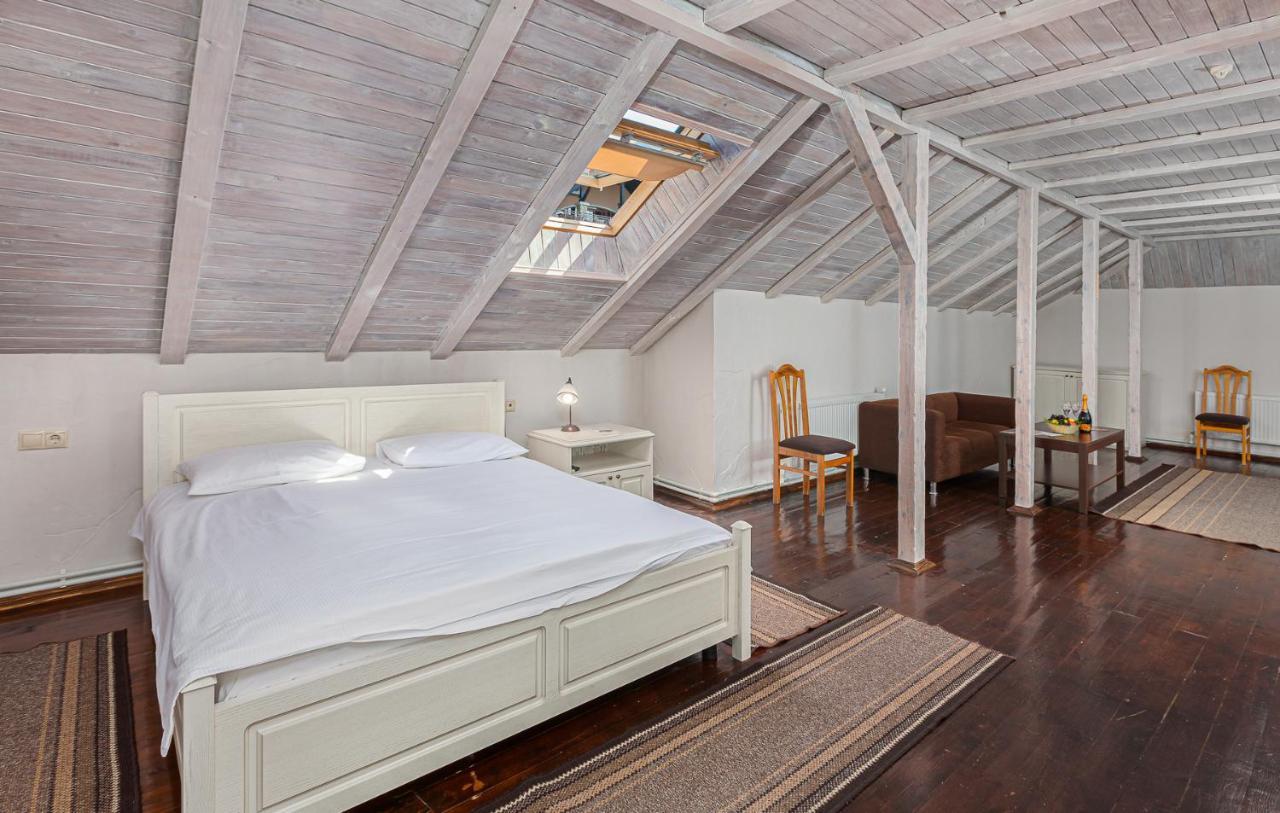 Chateau Vartely ออร์เฮ ภายนอก รูปภาพ